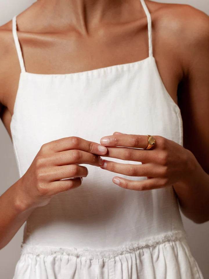 BAGUE CHEVALIÈRE - Nisaf Collections