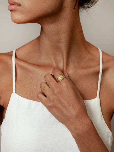 BAGUE CHEVALIÈRE - Nisaf Collections